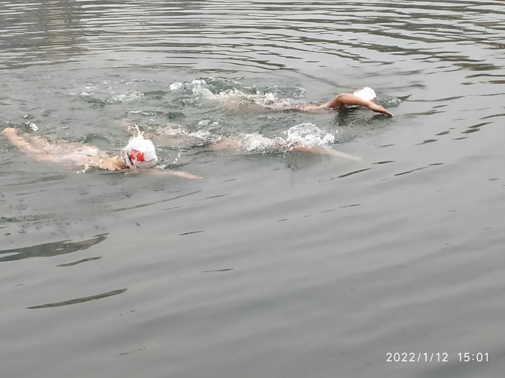 湘西欢乐冬泳人——向怀化水上部落“碉堡村”致敬