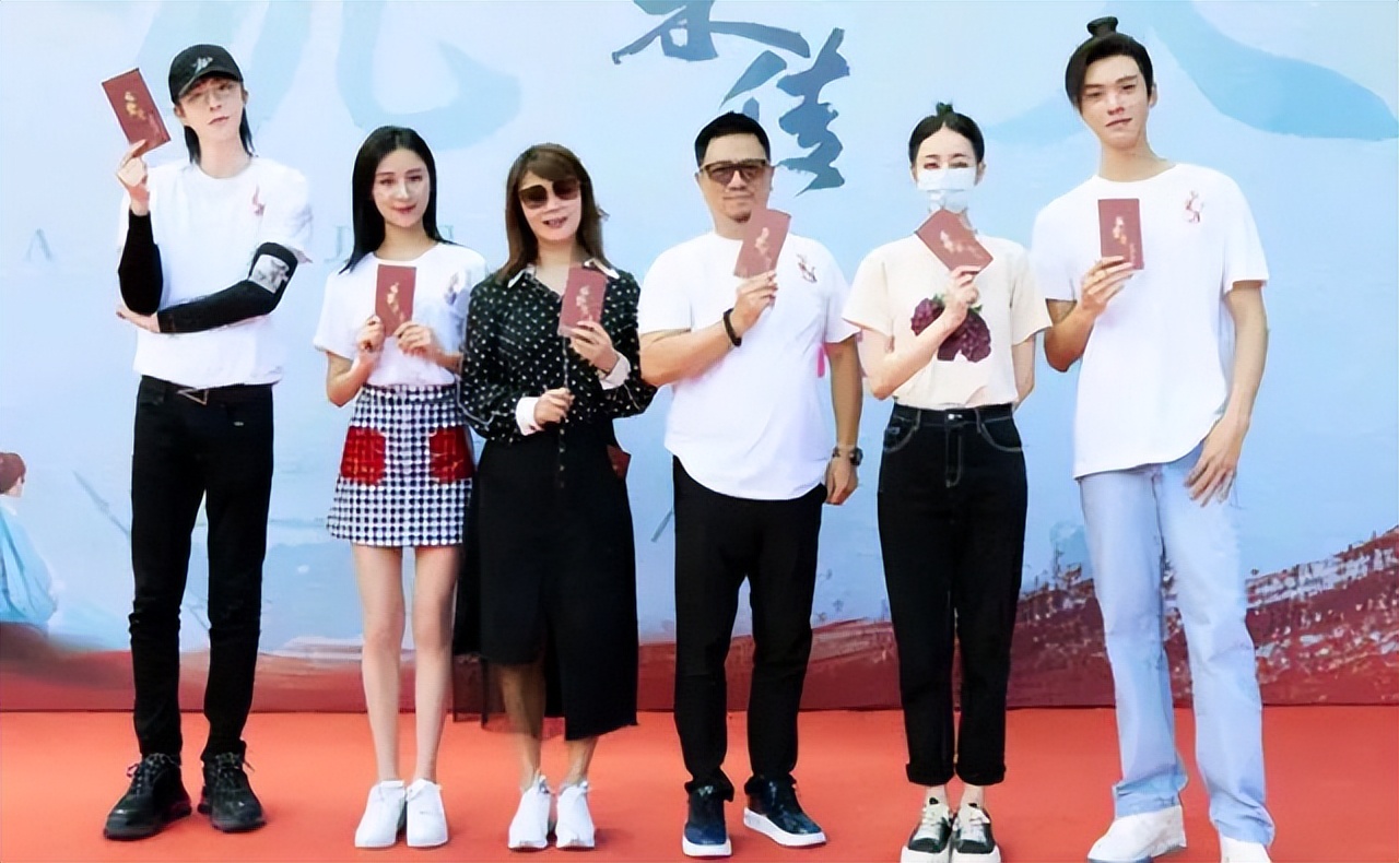 空气骑马、劈叉抱、鸟替，电视剧不敢拍的全景，真的不会笑场吗？