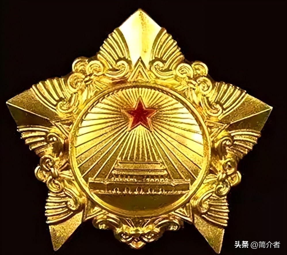 解放军原步兵第142师首任师长欧致富、政委谢镗忠