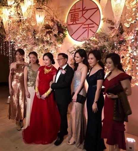 57岁富婆嫁给老公后生三胞胎,57岁富婆嫁小19岁老公生下三胞胎