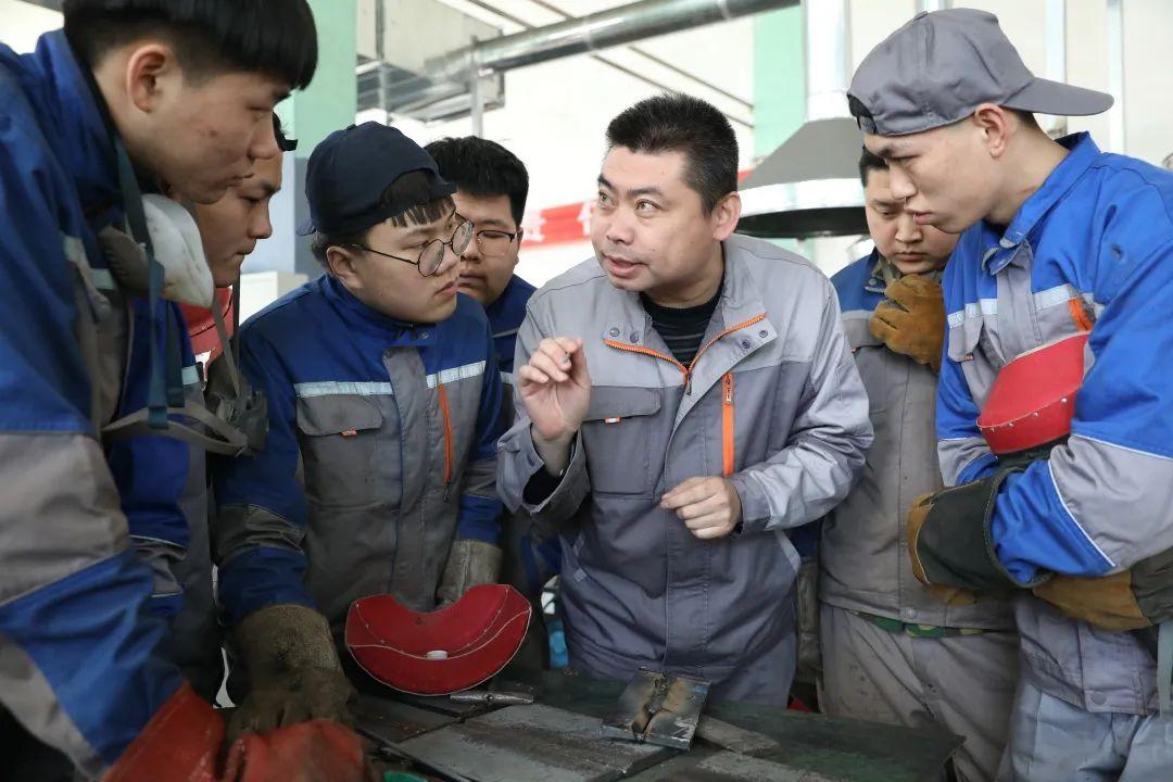 大连中港学校在哪里,大连中港教育学校好吗