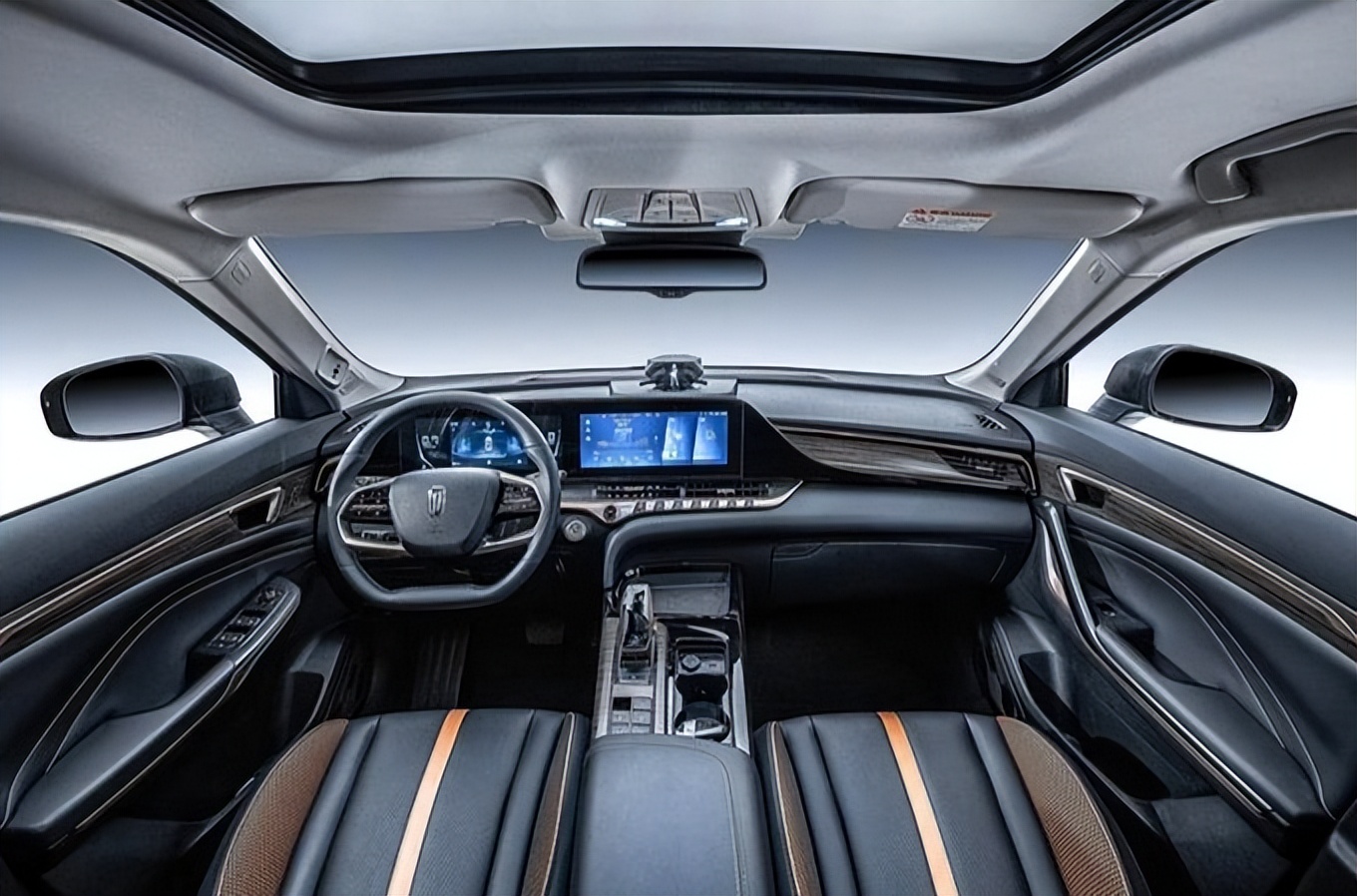 奔腾t55和长安cs55plus哪个好,奔腾t55车8万5千贵吗