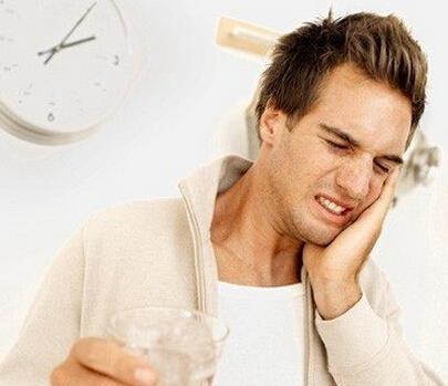 牙疼不用去医院了教你一招有奇效,牙疼用什么方法缓解牙疼