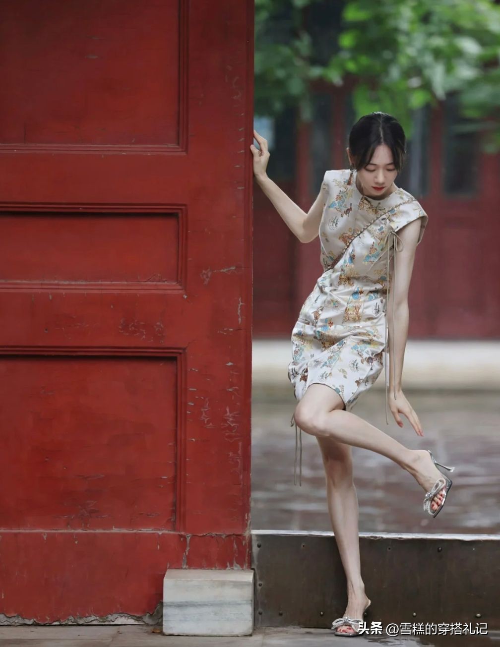 矮个子穿短裙还是长裙好看,小个子穿长裙还是短裙显高显瘦