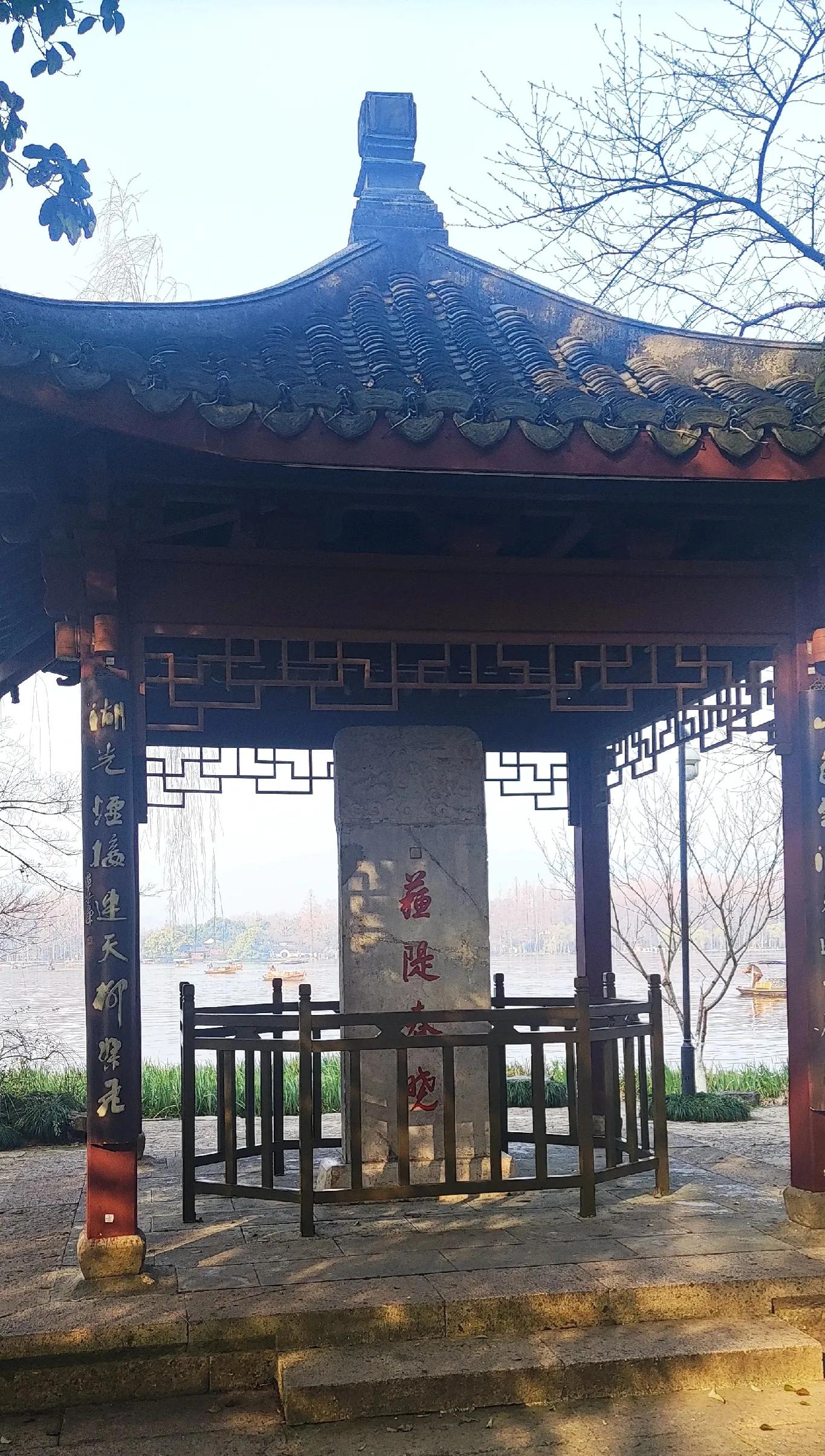 曲院风荷和苏堤断桥的位置,走遍西湖旅游攻略