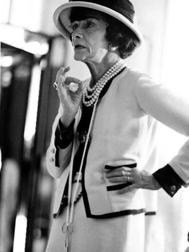 香奈儿斜纹软呢介绍 (香奈儿羊毛斜纹软呢)