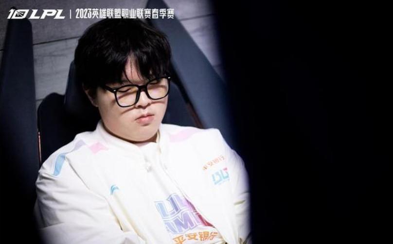 blg阿斌三杀,lolwbg和blg比赛回放