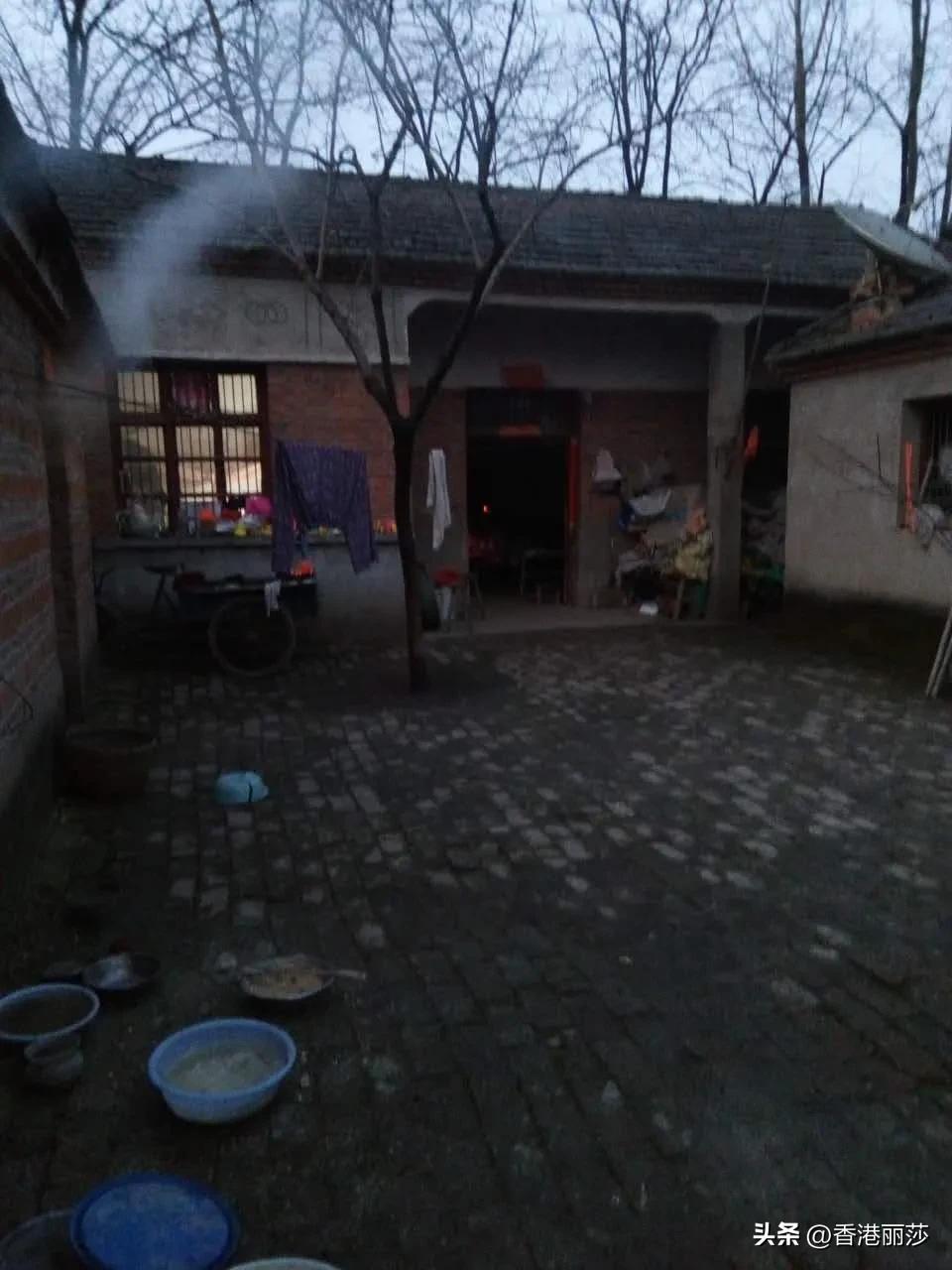 一位58岁阿姨移民香港定居，春节回趟老家感觉三个字：“透心凉”