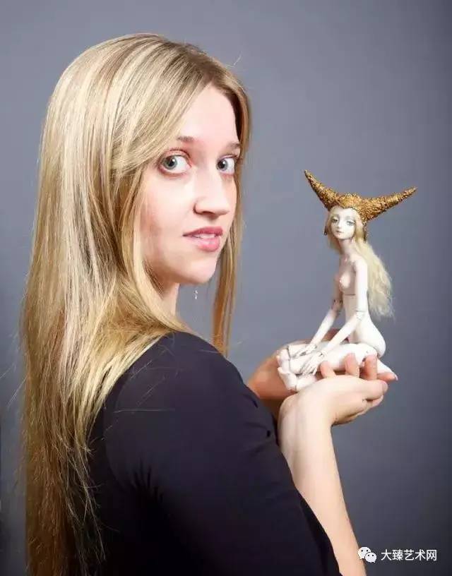 惊呆!李晨花200万为范冰冰定制的新娘娃娃,原来长这样!