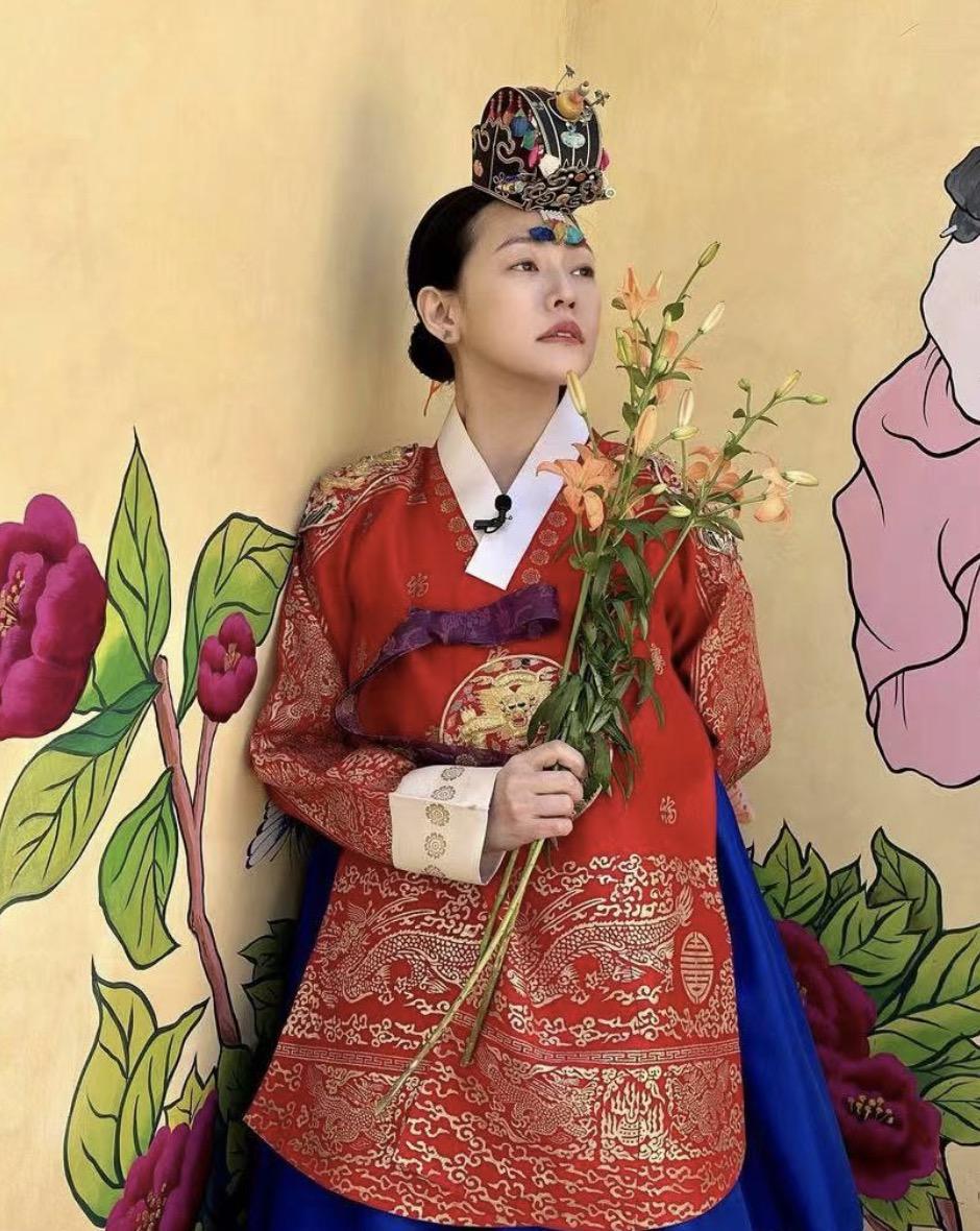 小s穿韩服遭嘲讽,小s穿韩服