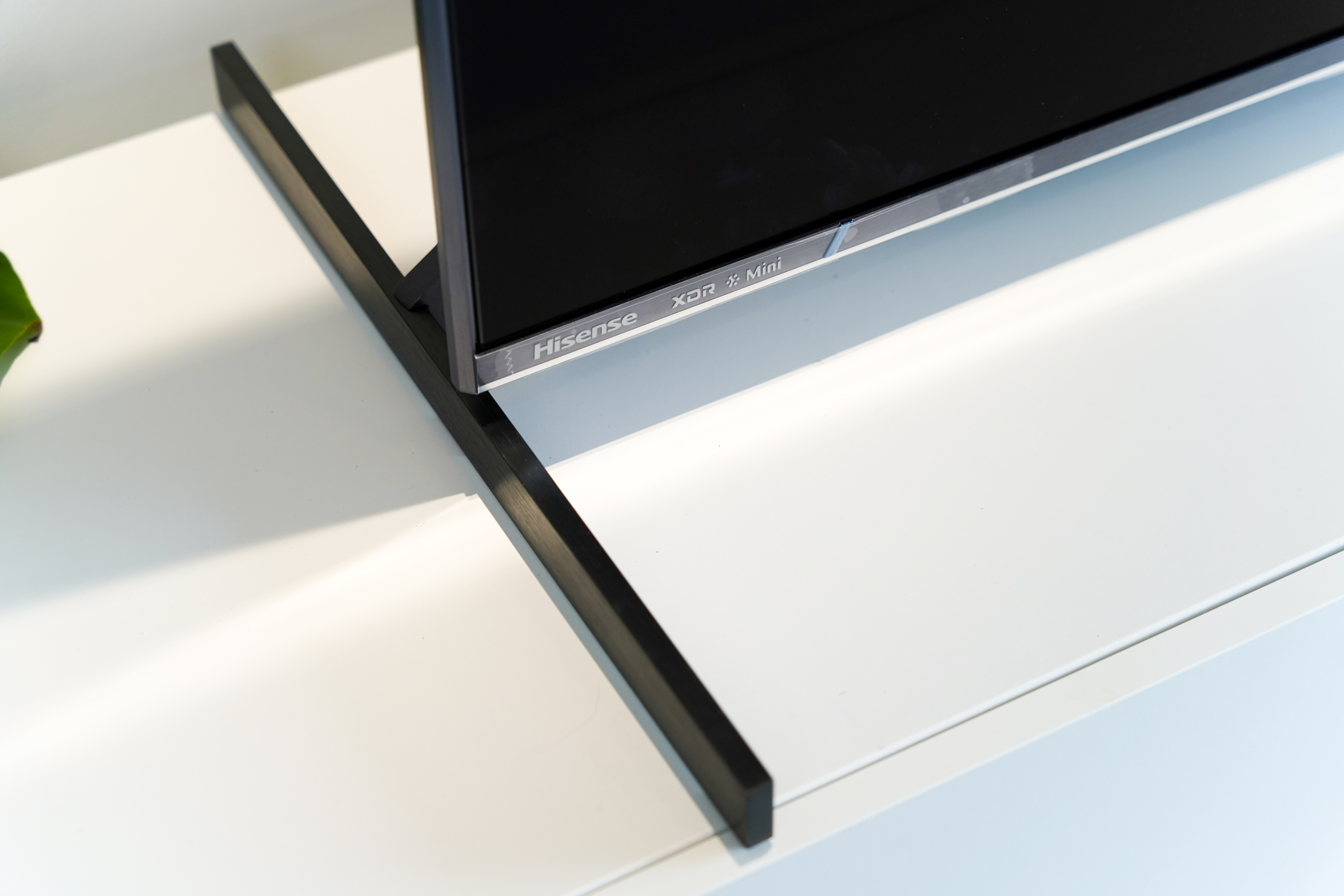 客厅要不要装电视机支架,客厅嵌入式电视支架选择