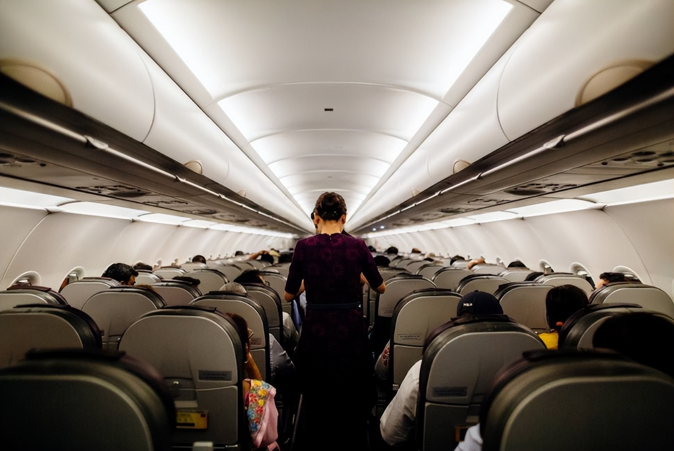 南方航空带货直播,南航空姐变身带货主播