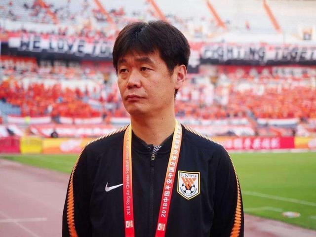 3点24分！男足队员的表态让人嗤笑，网友：吃海参不会变软吧