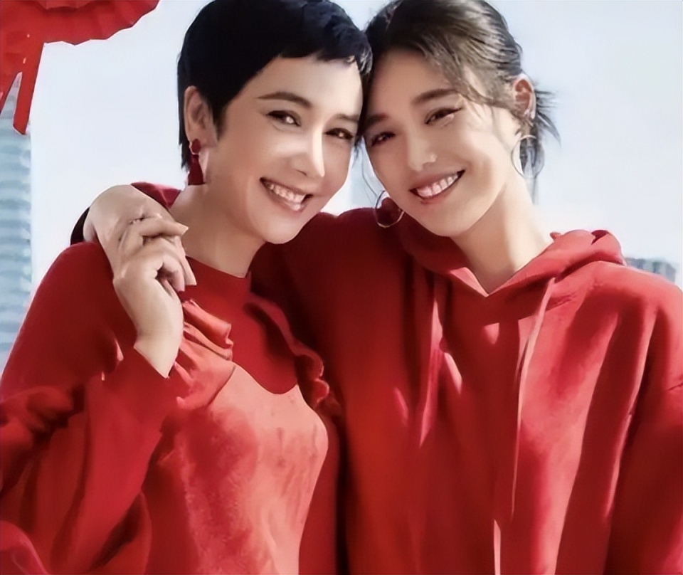 三金影后周冬雨许凯,周冬雨影后获奖感言内涵马思纯