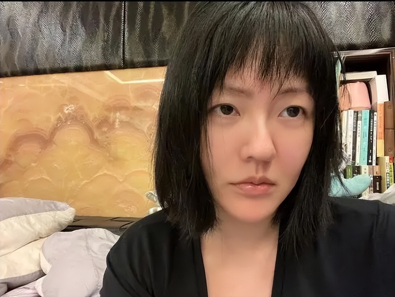 惊天大瓜！小S被曝曾公开舔日本女星的脚，闻杨幂脚丫