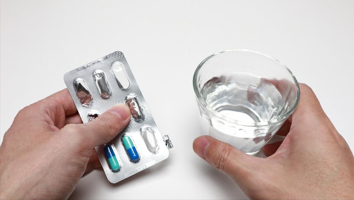 硝苯地平控释片一天吃两片的危害,非洛地平和硝苯地平一起吃的危害