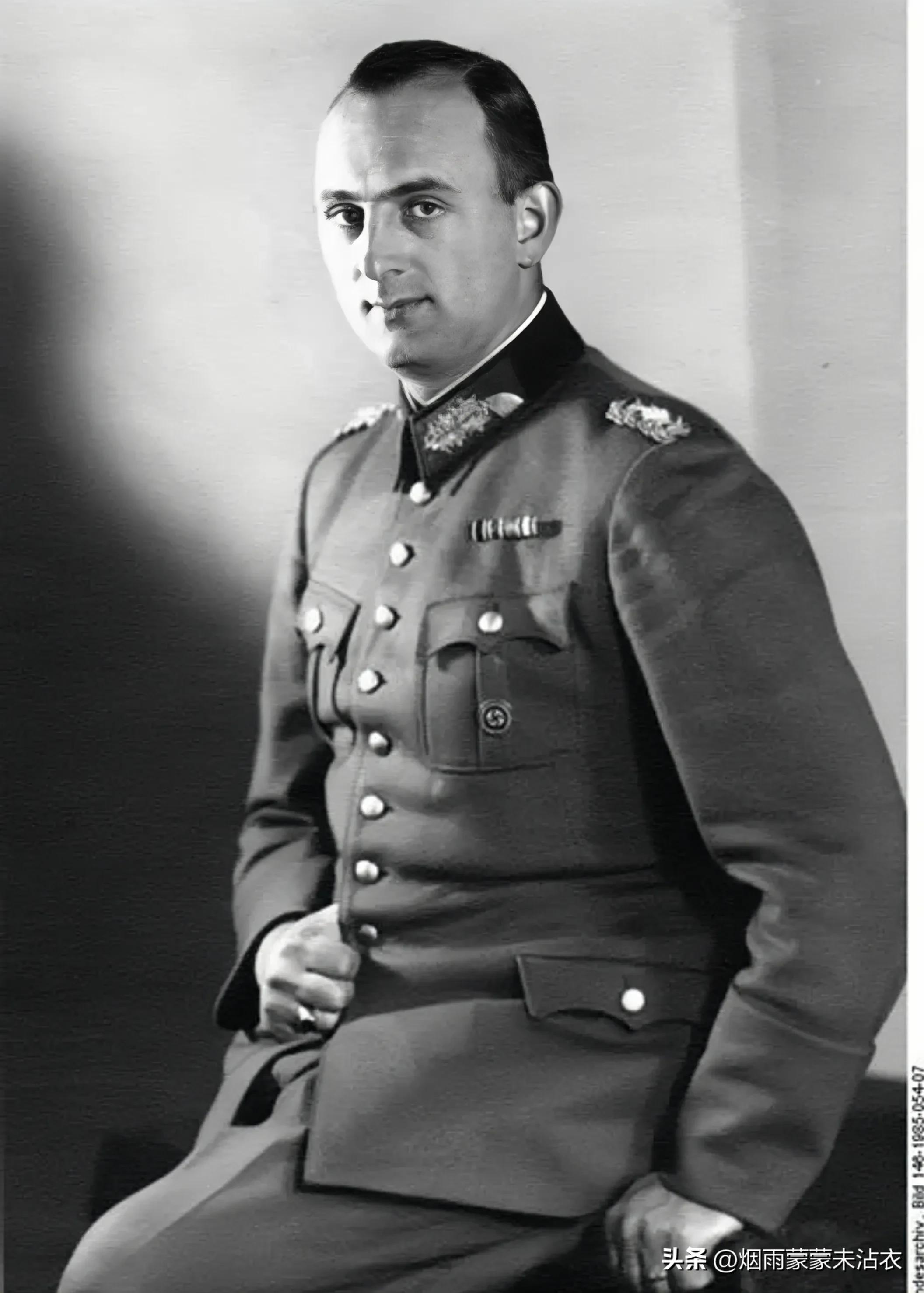 率部叛乱打砸纳粹总部，多次对抗希特勒的冲锋队首领斯滕內斯