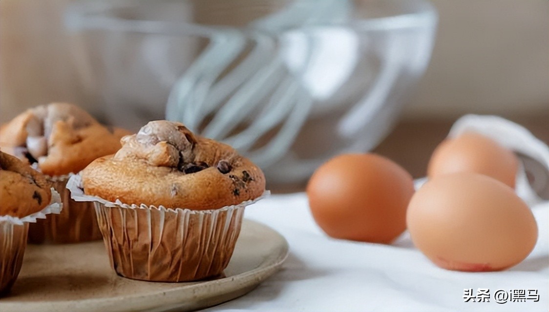 东方红狮国潮糕点,聚义宫廷糕点国潮