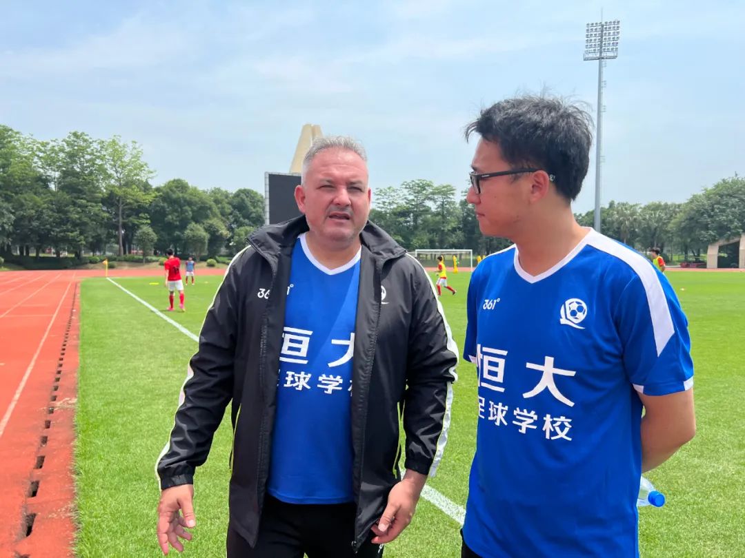 广州队主教练萨尔瓦多传控打法,广州队主教练萨尔瓦多粤语