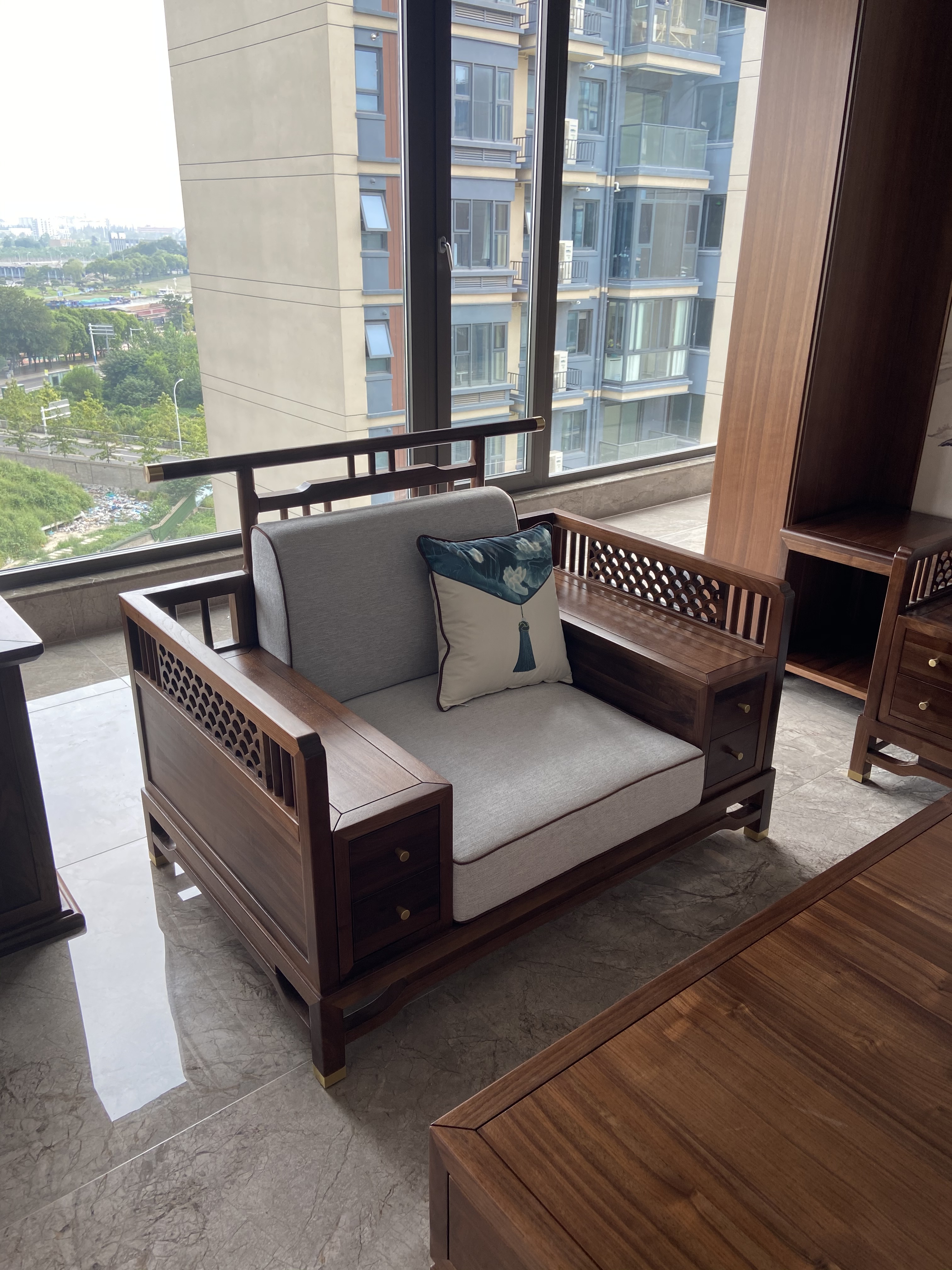 有清堂新中式胡桃木家具,和谐尚品家具新中式胡桃木沙发