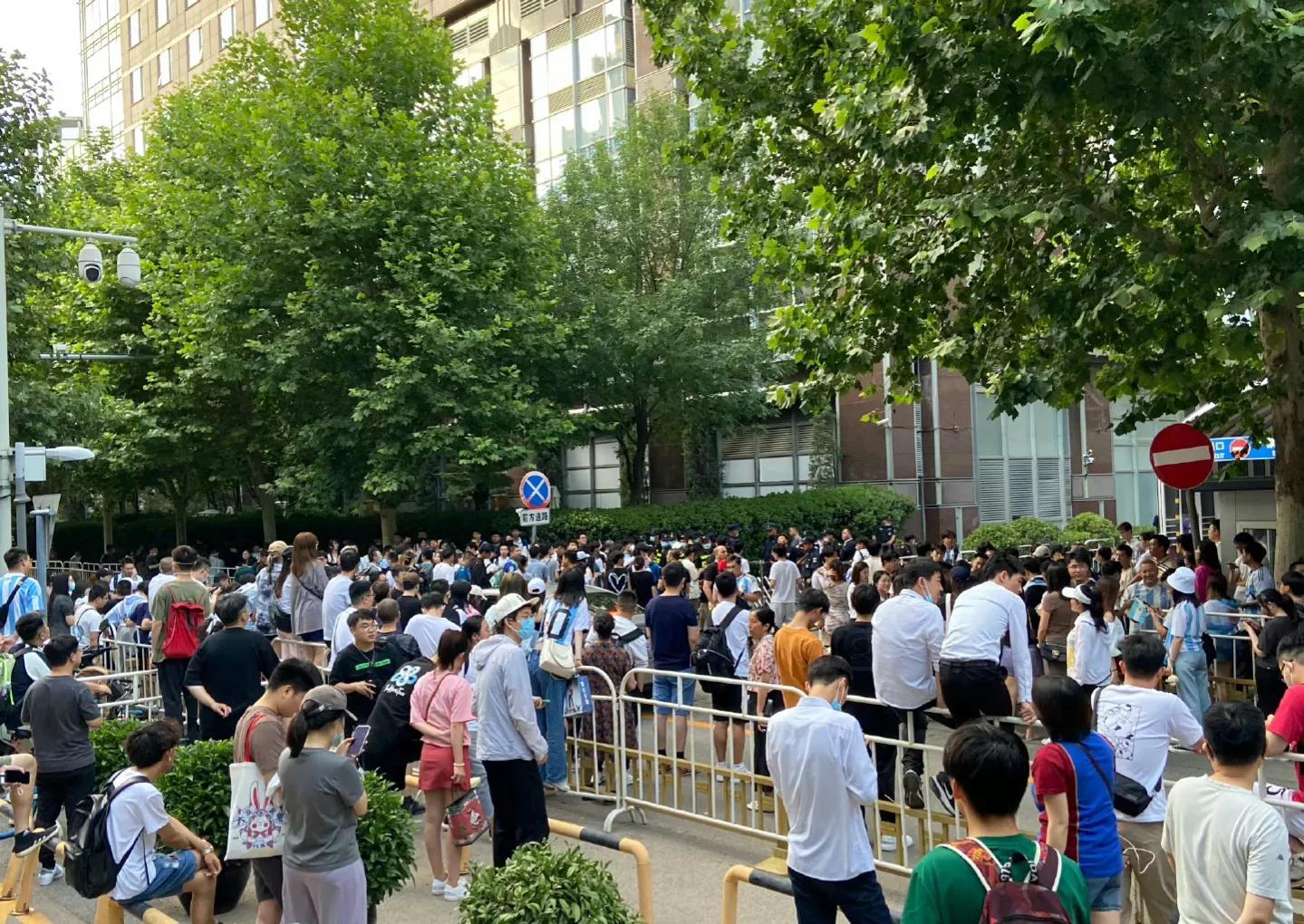 曝梅西出席赛前发布会,梅西告别现场发布会