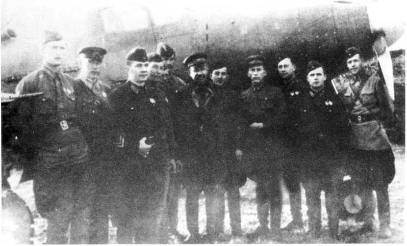 俄罗斯战机眼镜蛇机动,f22战斗机眼镜蛇