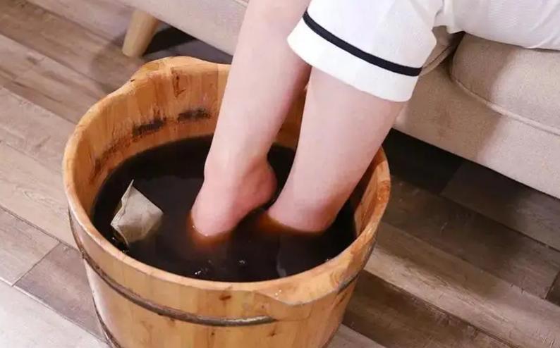 指甲如何看气血不足,怎么通过指甲判断气血不足