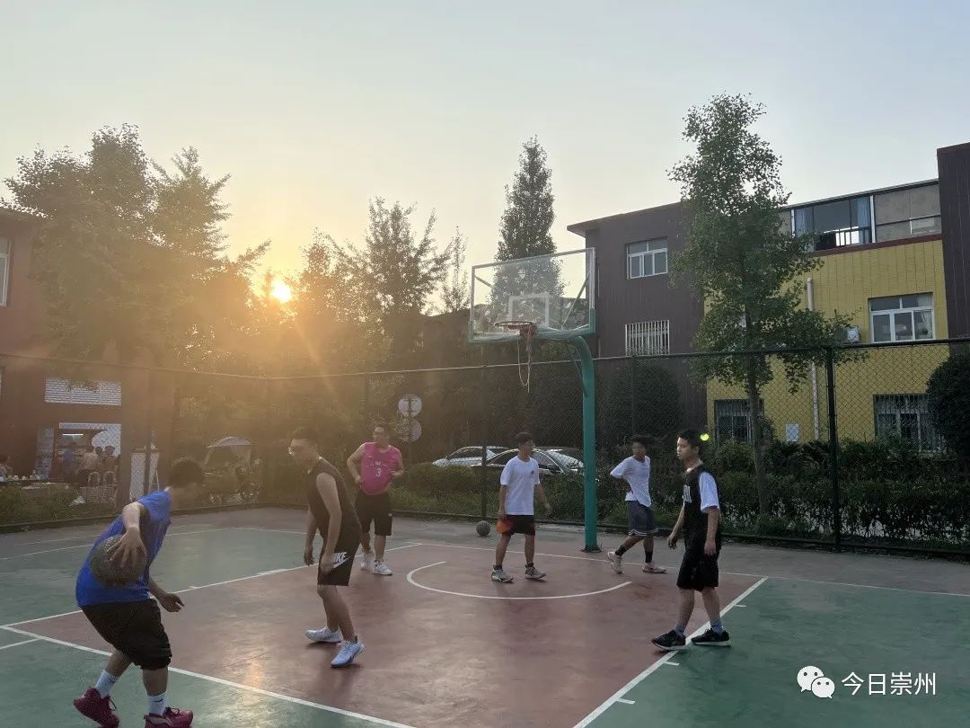 在家门口享受便民服务活动,市民健身广场优惠