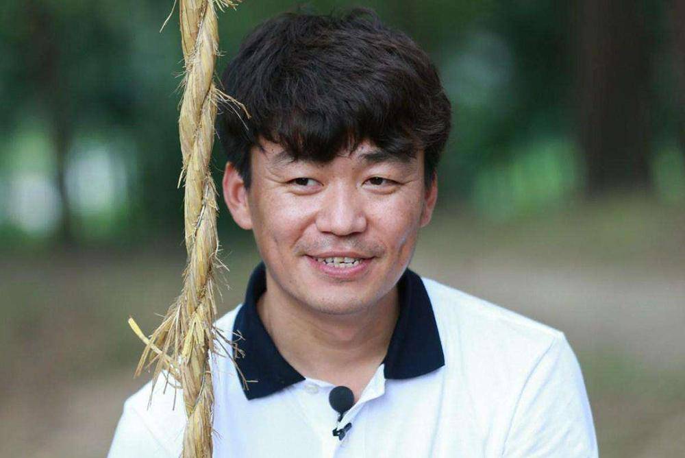 王宝强冯清罕见现身,王宝强与冯清近日情况