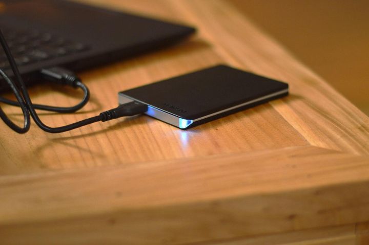 移动硬盘怎么选才不会买到假的,如何选购移动硬盘方法及注意事项