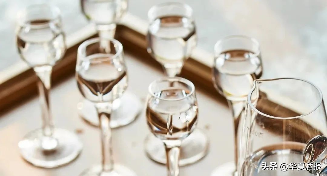 白酒行业复苏回暖中小酒企如何,2022年白酒行业稳中求进强势突围