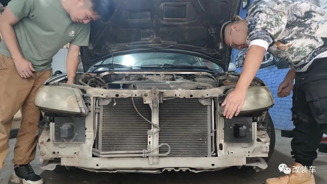 马自达323玩漂移,马自达323狂飙