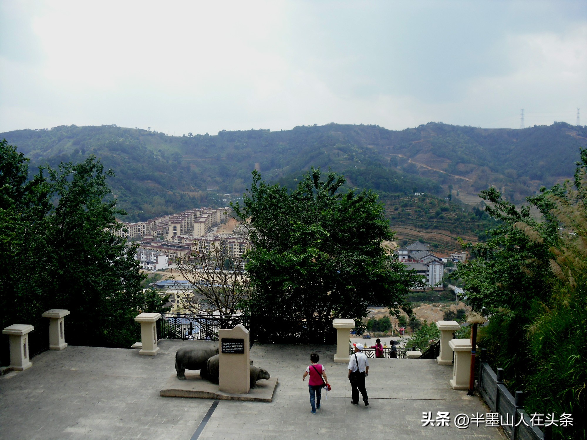 云南墨江北回归线标志园怎么游玩,墨江北回归线离双胞胎公园有多远