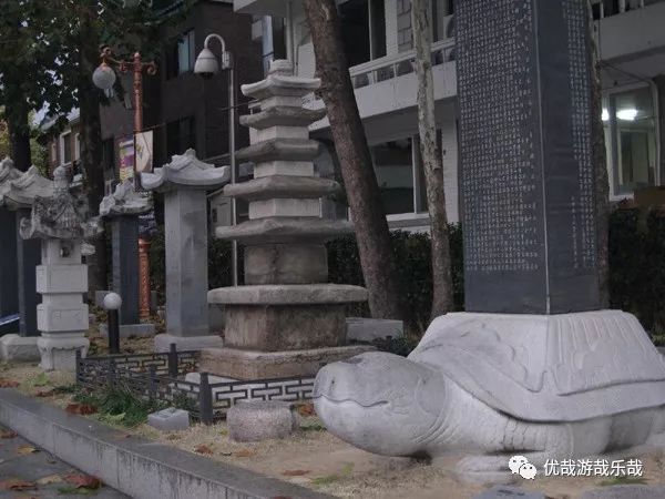 夜晚漫步韩国首尔明洞,23年韩国首尔之旅