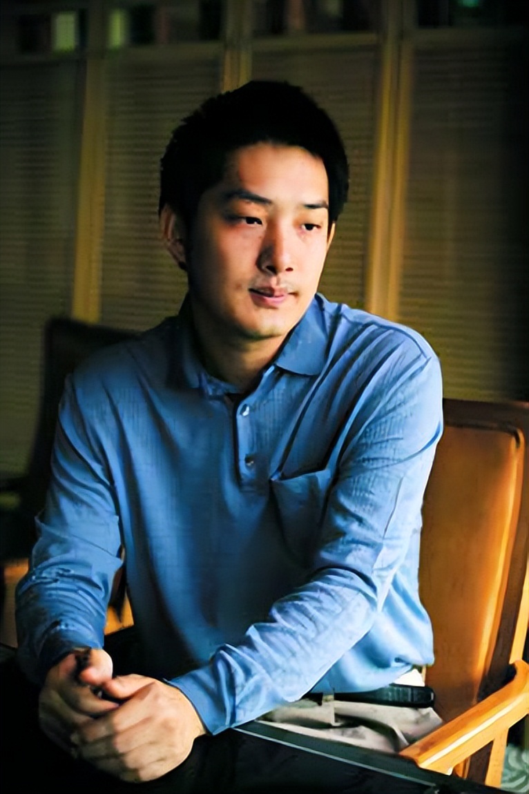 43岁围棋冠军常昊近照,围棋国手常昊和张璇