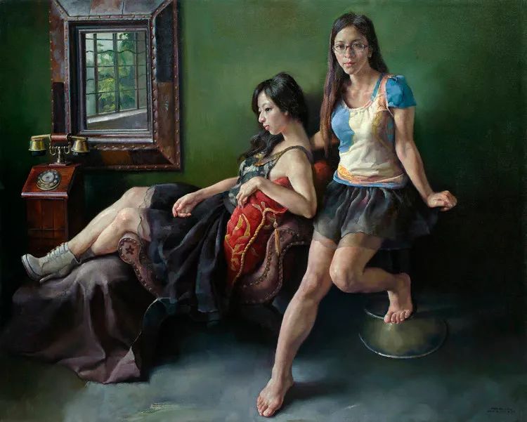 年轻漂亮女老师简笔画逼真,女教授工笔画欣赏