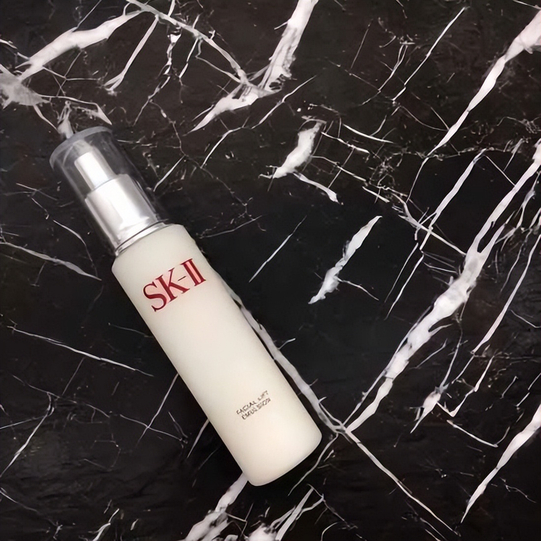 基础补水乳液高效保湿,适合混合肤质的保湿乳液