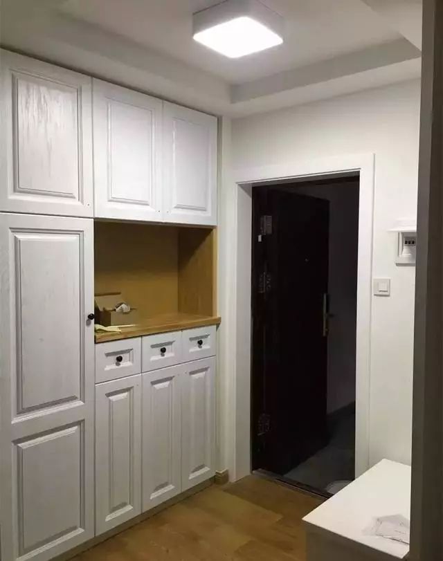 门套颜色与门不一样效果图,门套与门色差太大怎么办