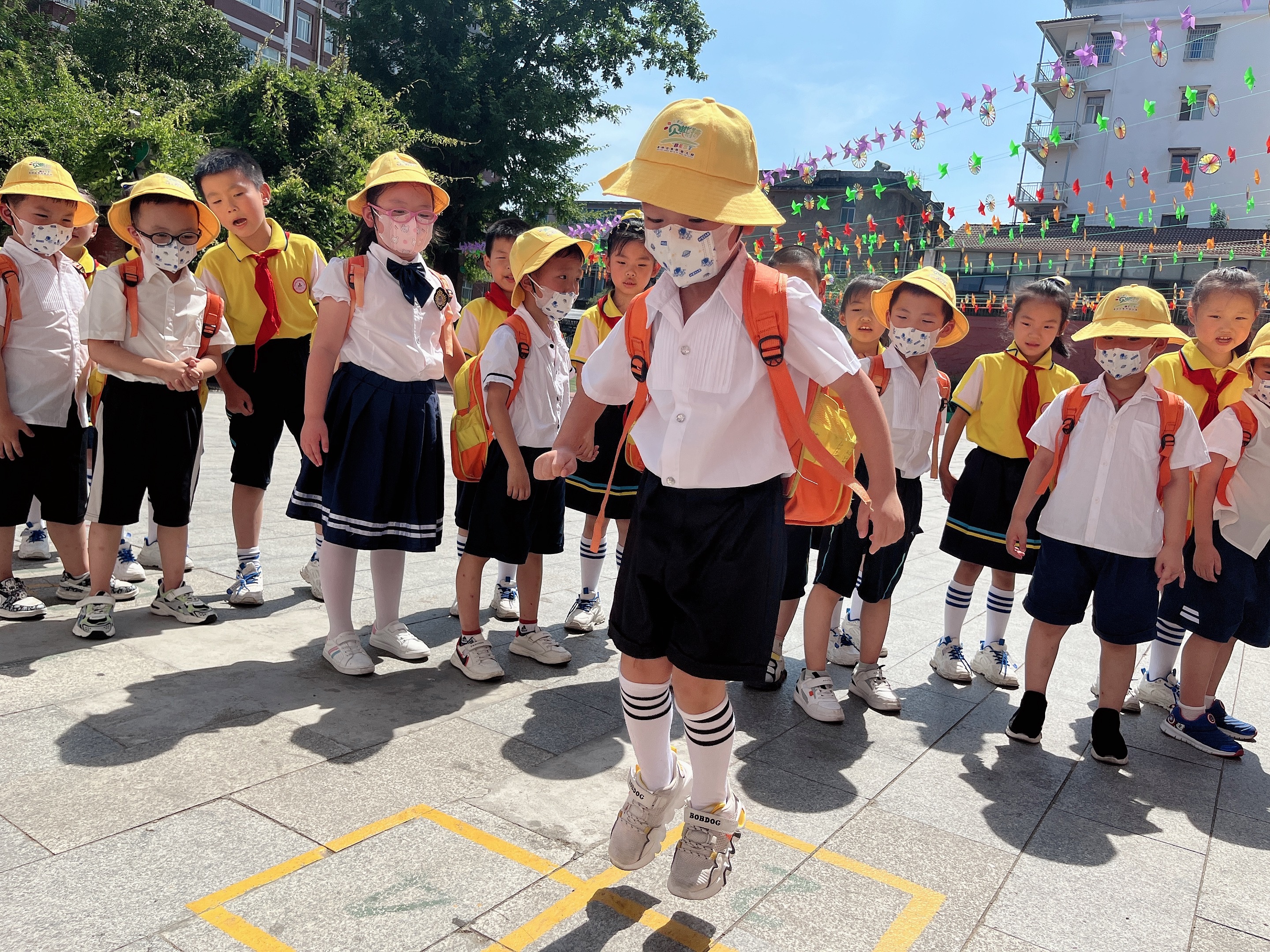 黄州区贝斯特幼儿园萌宝“沉浸式”体验小学生活
