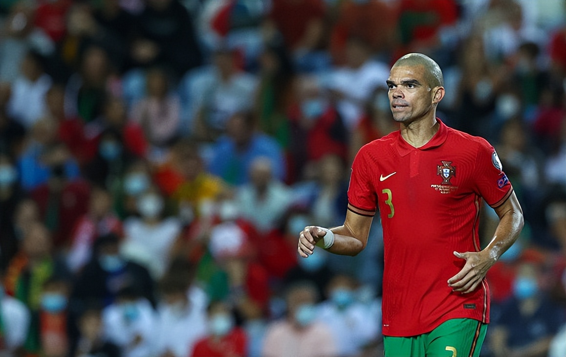 精彩回顾c罗10次拯救葡萄牙时刻,轻松过关一好还是轻松过关二好