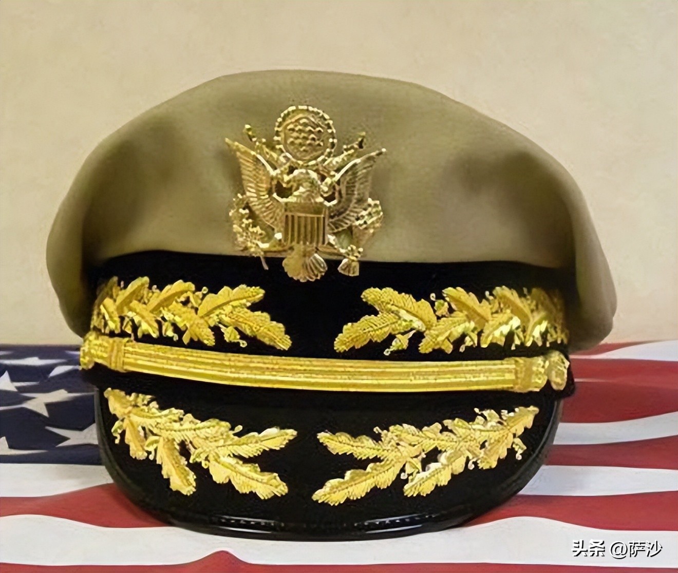 麦克阿瑟为什么军装不一样,麦克阿瑟帽子是什么款式