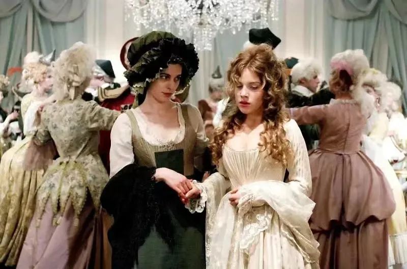 阴谋与爱情讲的什么,爱情是一场无妄之灾