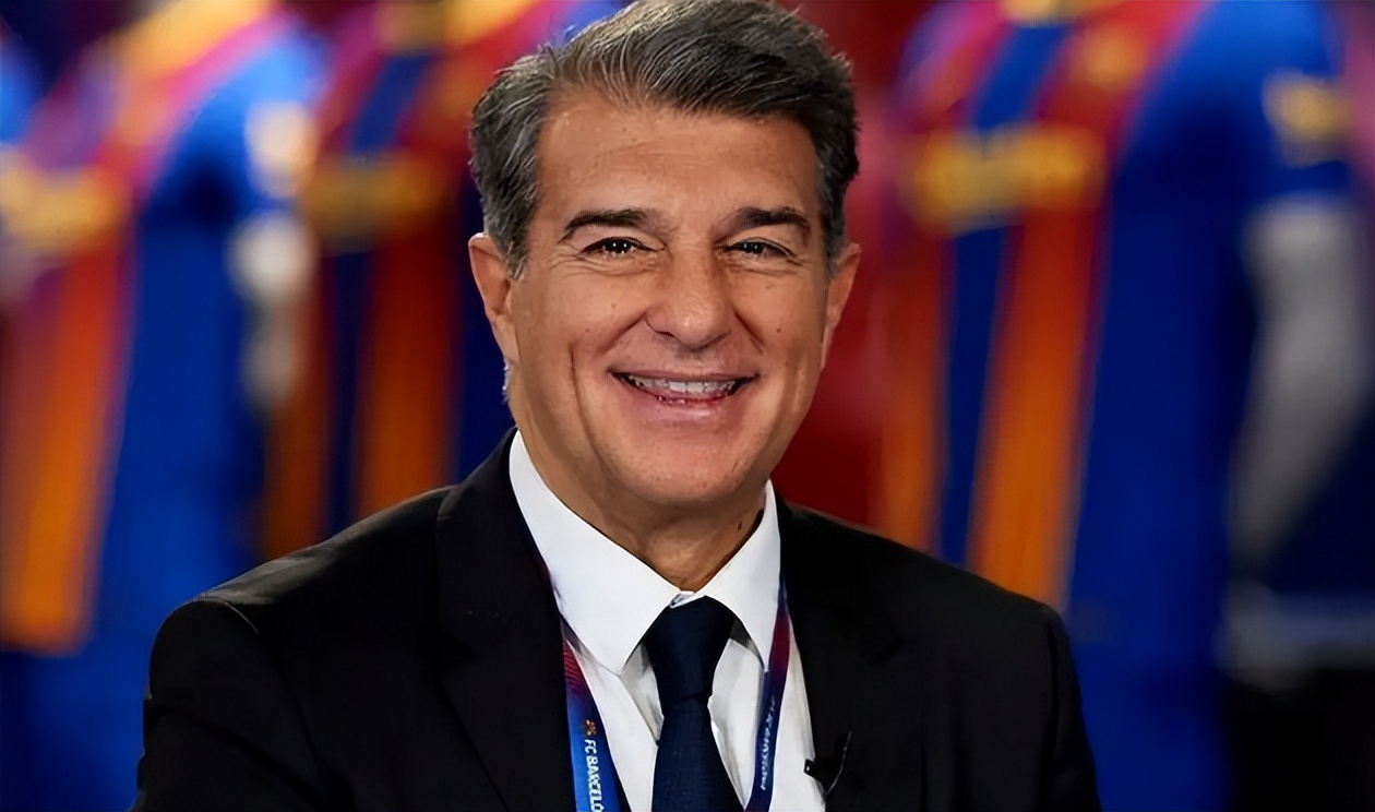 挖角+截胡！继利物浦巴黎后，巴萨又惹一豪门不满