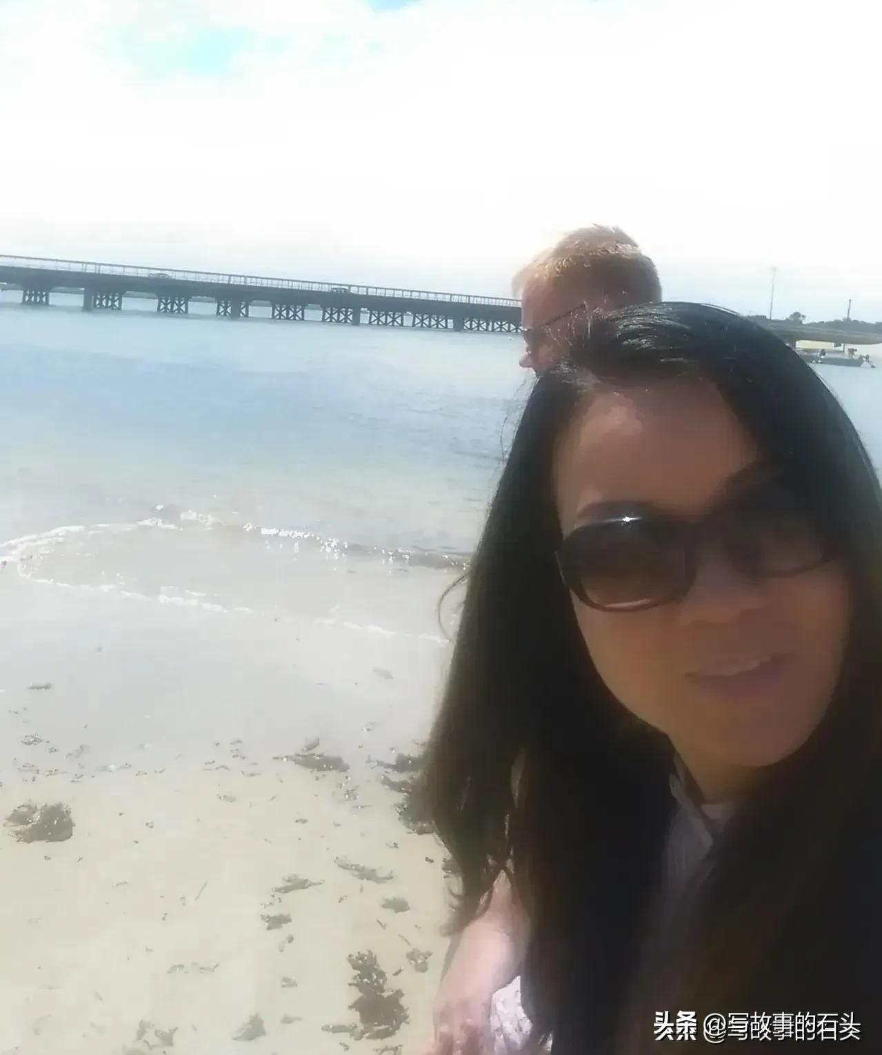 80后湖南女子远嫁澳洲,生两个混血儿,发现澳洲摆地摊一天挣4000