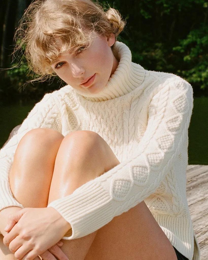 没想到!这3款“奶奶款毛衣”让姑娘们这么上头