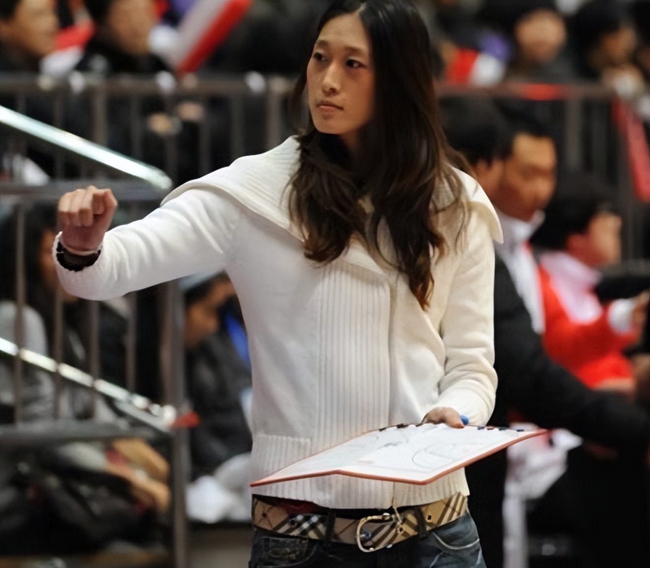 中国女篮王思雨照片好看一点的,徐杰和张茹王思雨身高啥关系