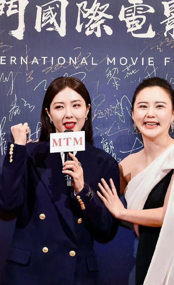 曾黎的苹果肌、孙俪的副乳、天仙的法令纹,女星生图暴露人间真实