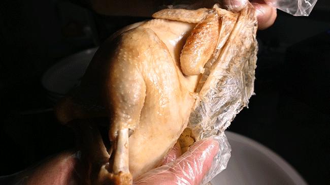 “搞什么，这大排档开到9点，老板就叫我走？”