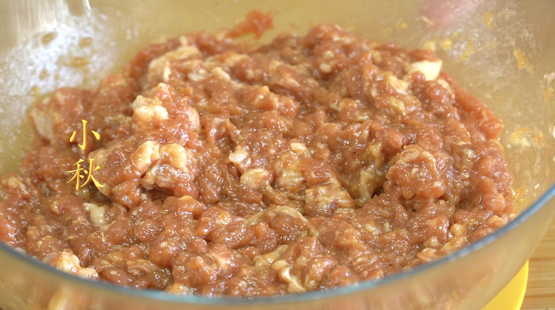 包子的馅料要怎样调才能多汁,包子有几种包法怎样擀包子皮