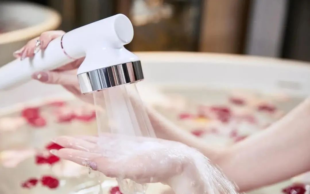 花洒堵住了怎么弄,花洒管子堵住了怎么办